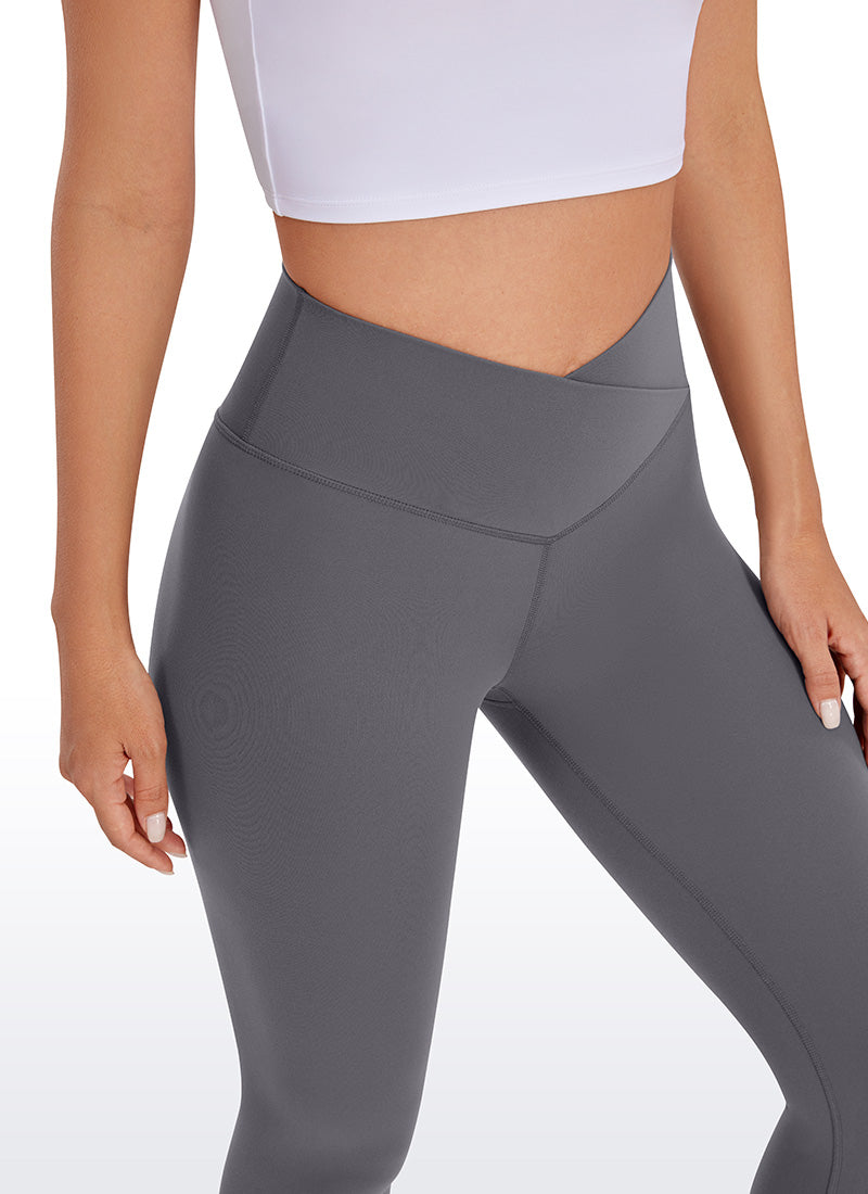 CRZ YOGA Quần legging yoga nữ cạp cao kiểu " Butterluxe " 25'' với đường viền eo hình chữ V chéo, màu Dark Carbon