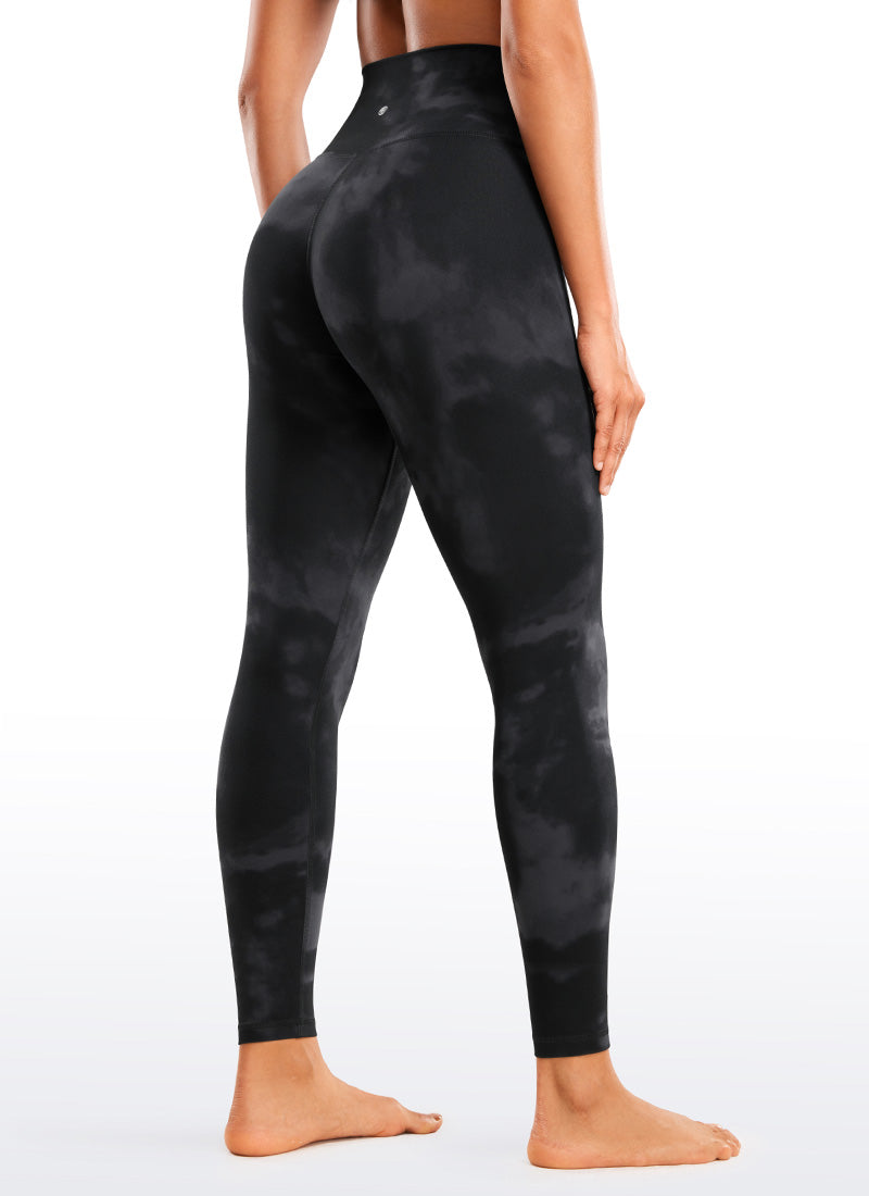 CRZ YOGA Quần legging yoga nữ cạp cao kiểu " Butterluxe " 28'' với họa tiết hoa tie-dye màu đen và đường viền chữ V chéo ở eo