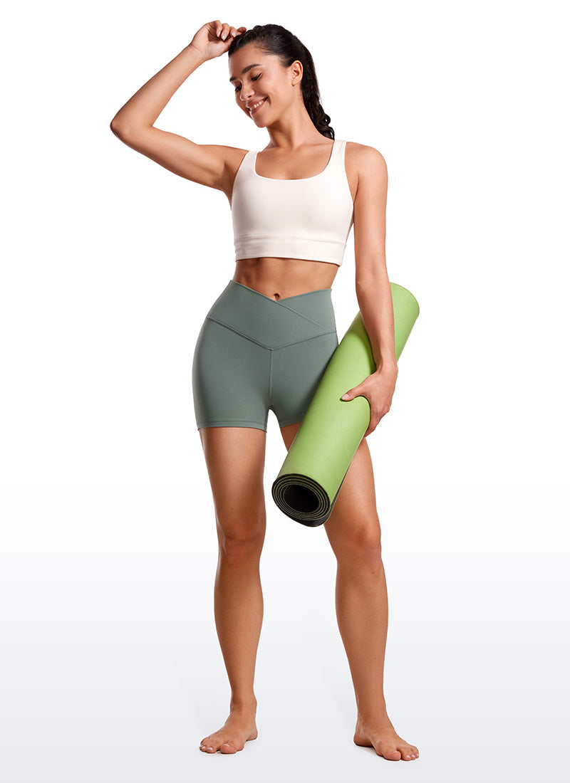 CRZ YOGA Quần short đạp xe nữ cạp cao kiểu " Butterluxe " với đường cắt chữ V ở eo, 3 inch, màu xám lá xô thơm