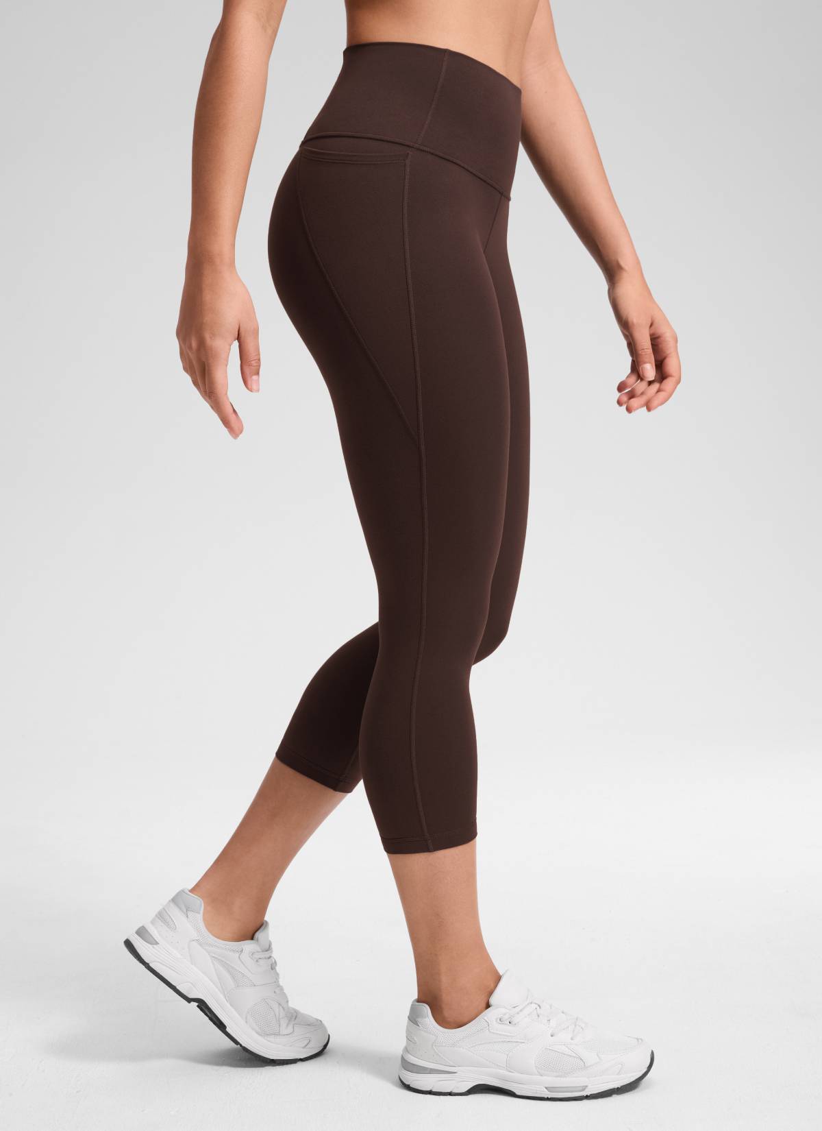 CRZ YOGA Quần capri yoga nữ cạp cao kiểu " Butterluxe " có túi, dài 21 inch, màu nâu sô-cô-la nóng