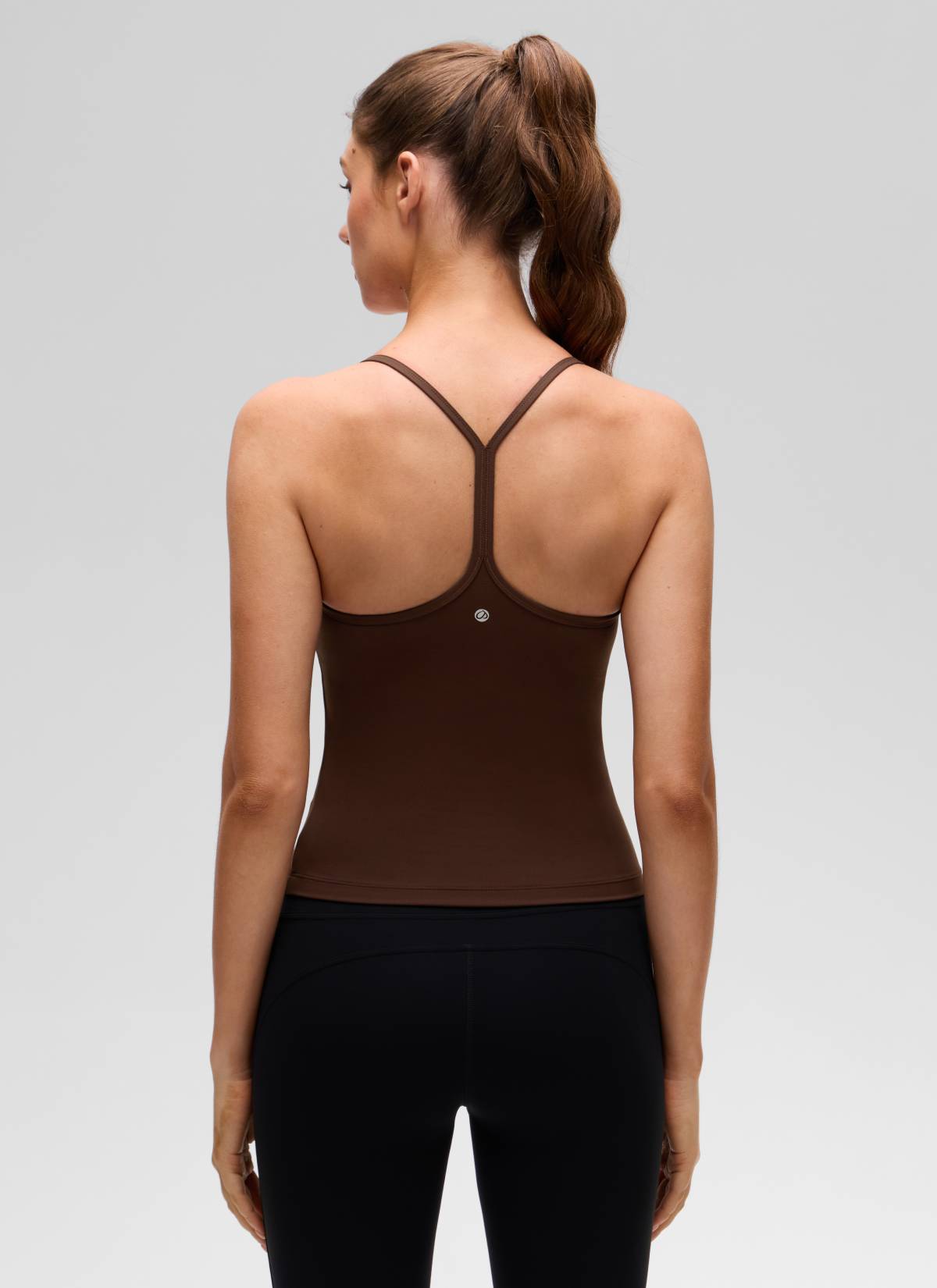 CRZ YOGA Áo thun yoga nữ ôm sát, cổ tròn, tay ngắn, có áo lót tích hợp, kiểu lưng chữ Y, màu nâu Lava Butterluxe