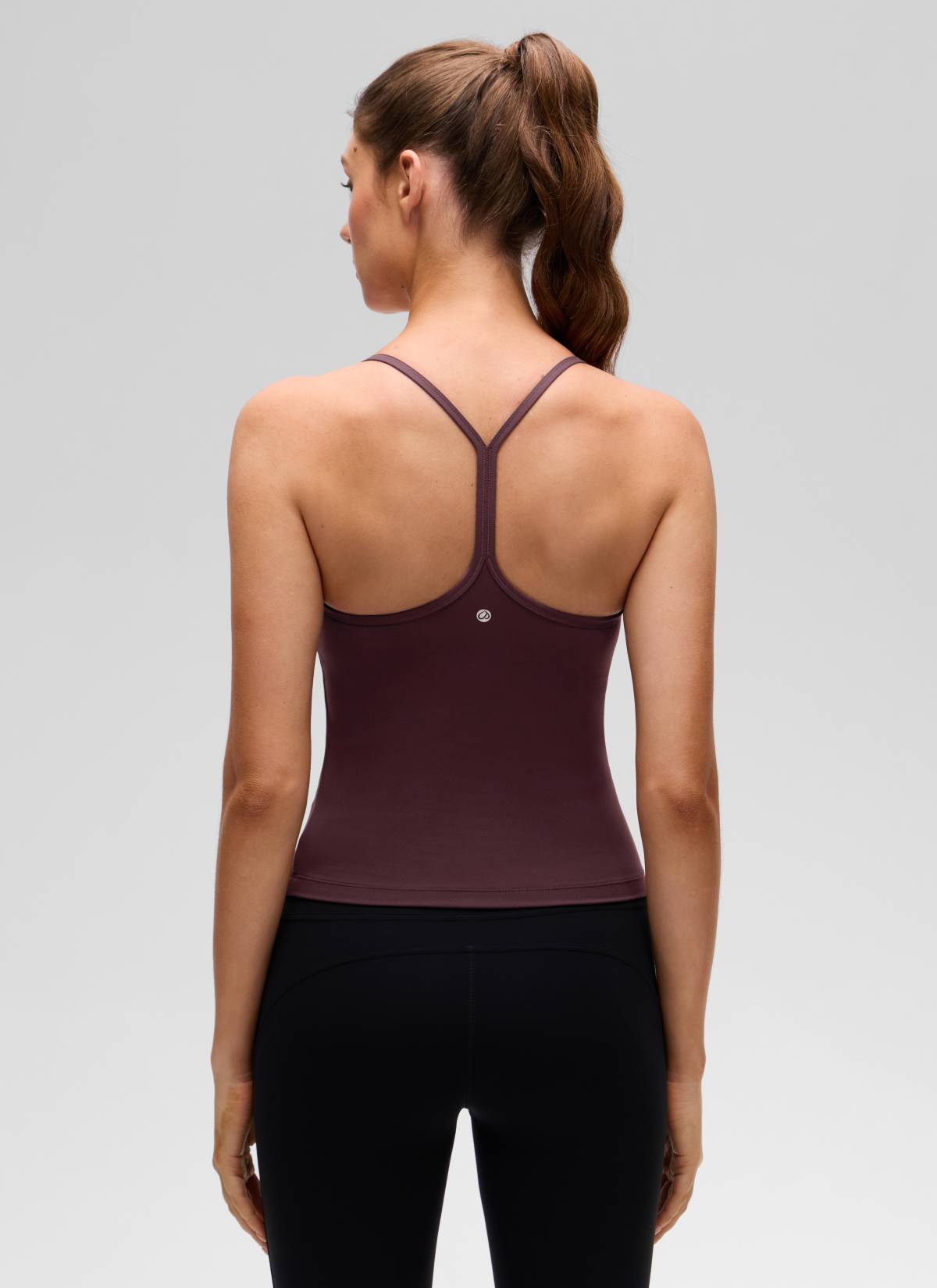 Butterluxe CRZ YOGA Áo thun yoga nữ ôm sát, cổ tròn, tay ngắn, có áo lót tích hợp, kiểu lưng chữ Y, màu mận chín