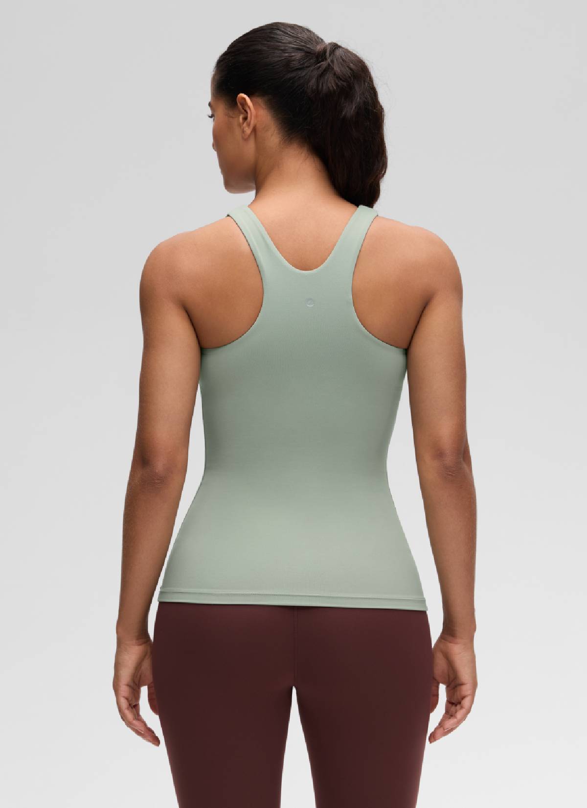 Áo thun yoga nữ CRZ YOGA kiểu ôm sát, mẫu áo ba lỗ cổ cao kiểu racerback “ Butterluxe ” màu xanh lá cây Palm Court