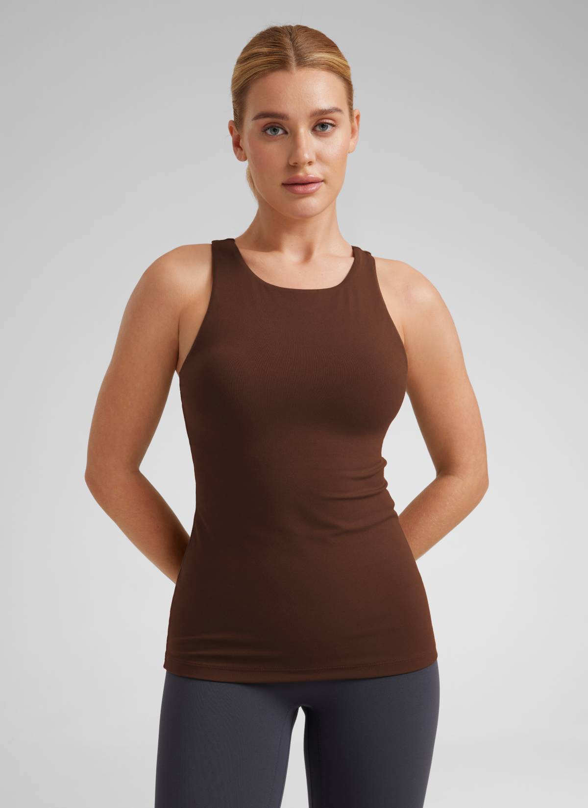 Áo thun yoga nữ CRZ YOGA kiểu ôm sát, cổ cao, lưng khoét sâu kiểu racerback, họa tiết “ Butterluxe ”, màu nâu Lava