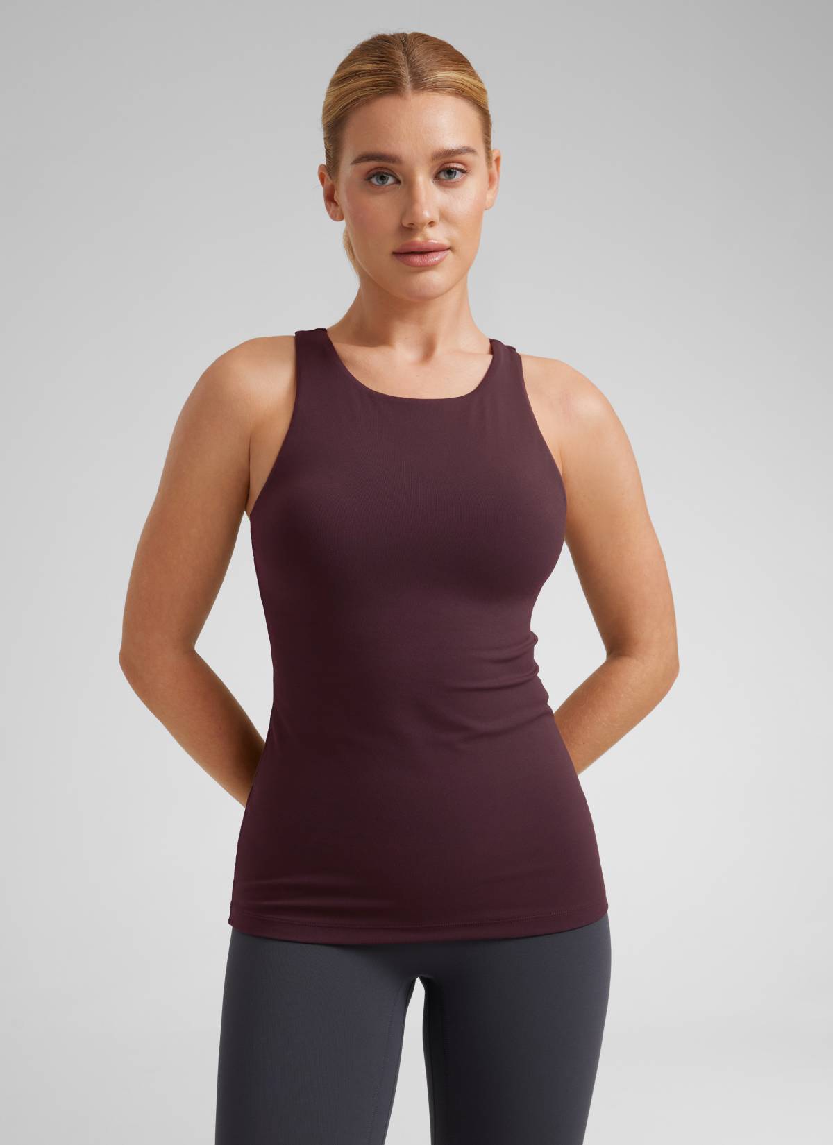 Áo thun yoga nữ CRZ YOGA kiểu ôm sát, kiểu tank top cổ cao lưng khoét sâu “ Butterluxe ”, màu Ripe Plum