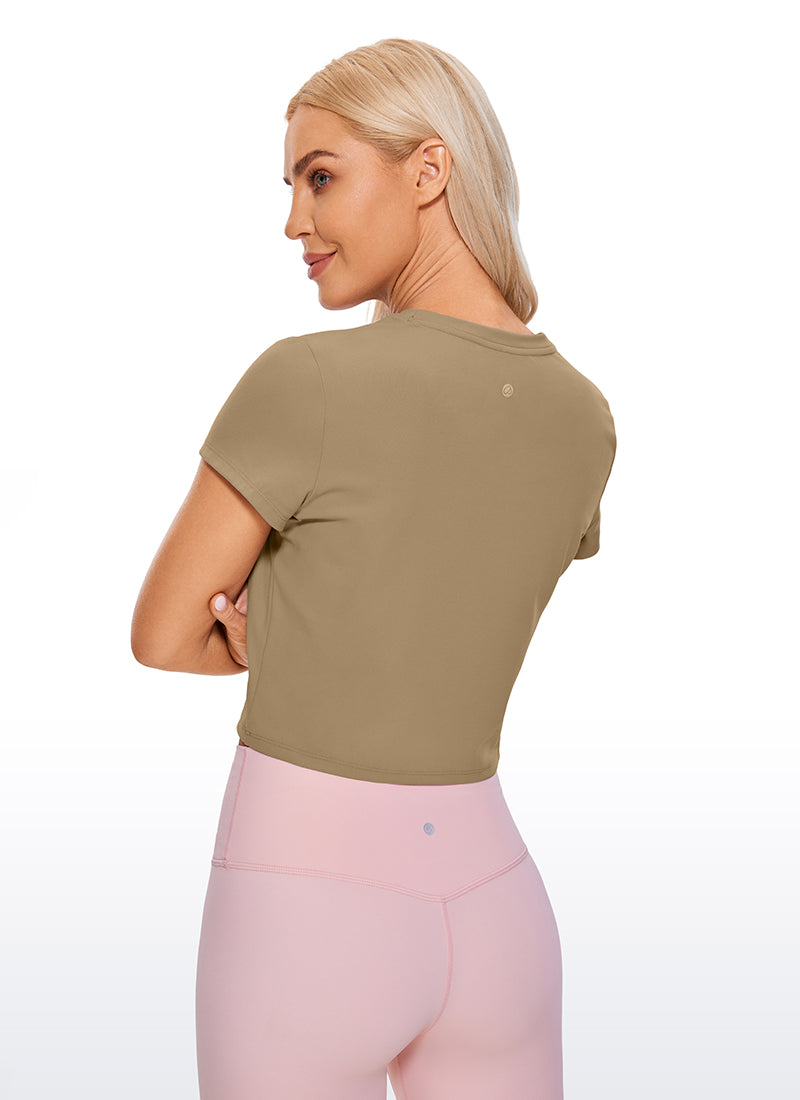 Áo thun yoga nữ CRZ YOGA kiểu dáng cổ điển, tay ngắn, kiểu dáng ôm vừa vặn, họa tiết “ Butterluxe ”, màu nâu Soul