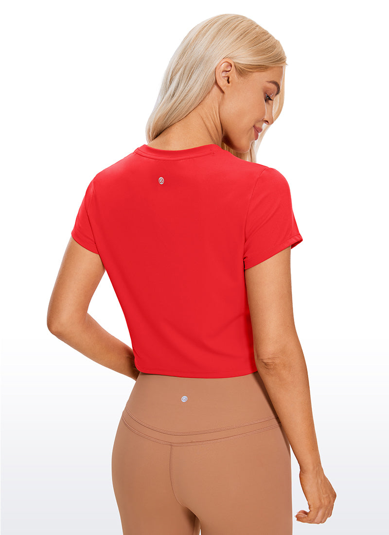Áo thun yoga nữ CRZ YOGA kiểu dáng cổ điển, họa tiết “ Butterluxe ”, tay ngắn, dáng cropped, màu đỏ đậm