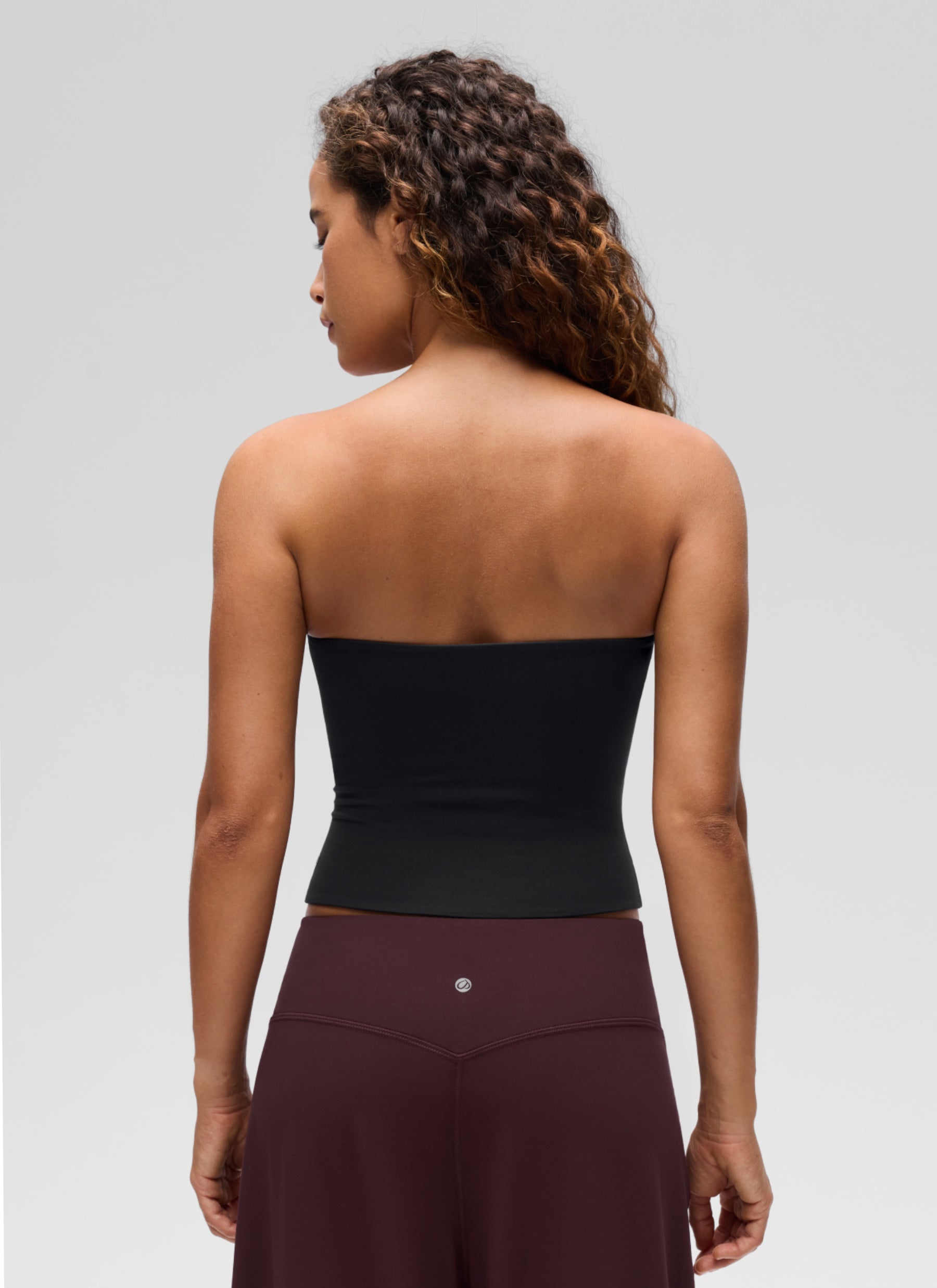 CRZ YOGA Áo thun nữ dáng ôm sát, không dây, họa tiết hoa văn “ Butterluxe ”, màu đen