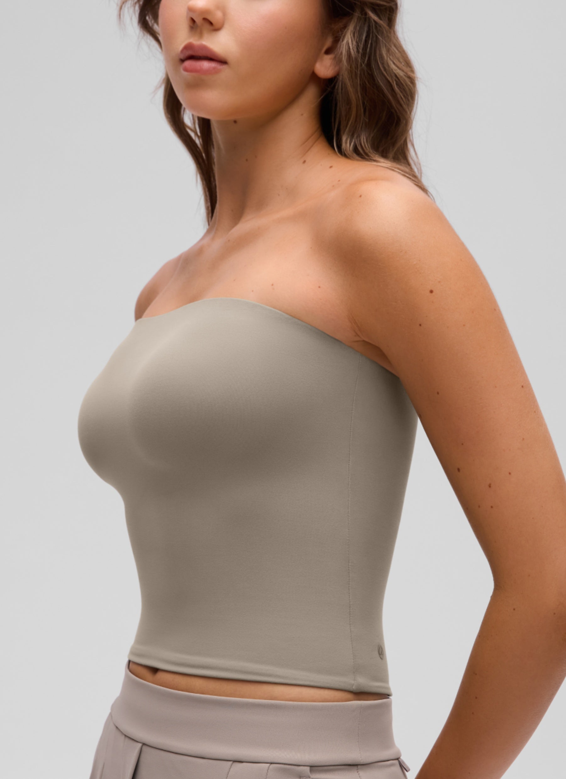 CRZ YOGA Áo thun nữ dáng ôm, không dây, họa tiết “ Butterluxe ”, màu xám tro ấm