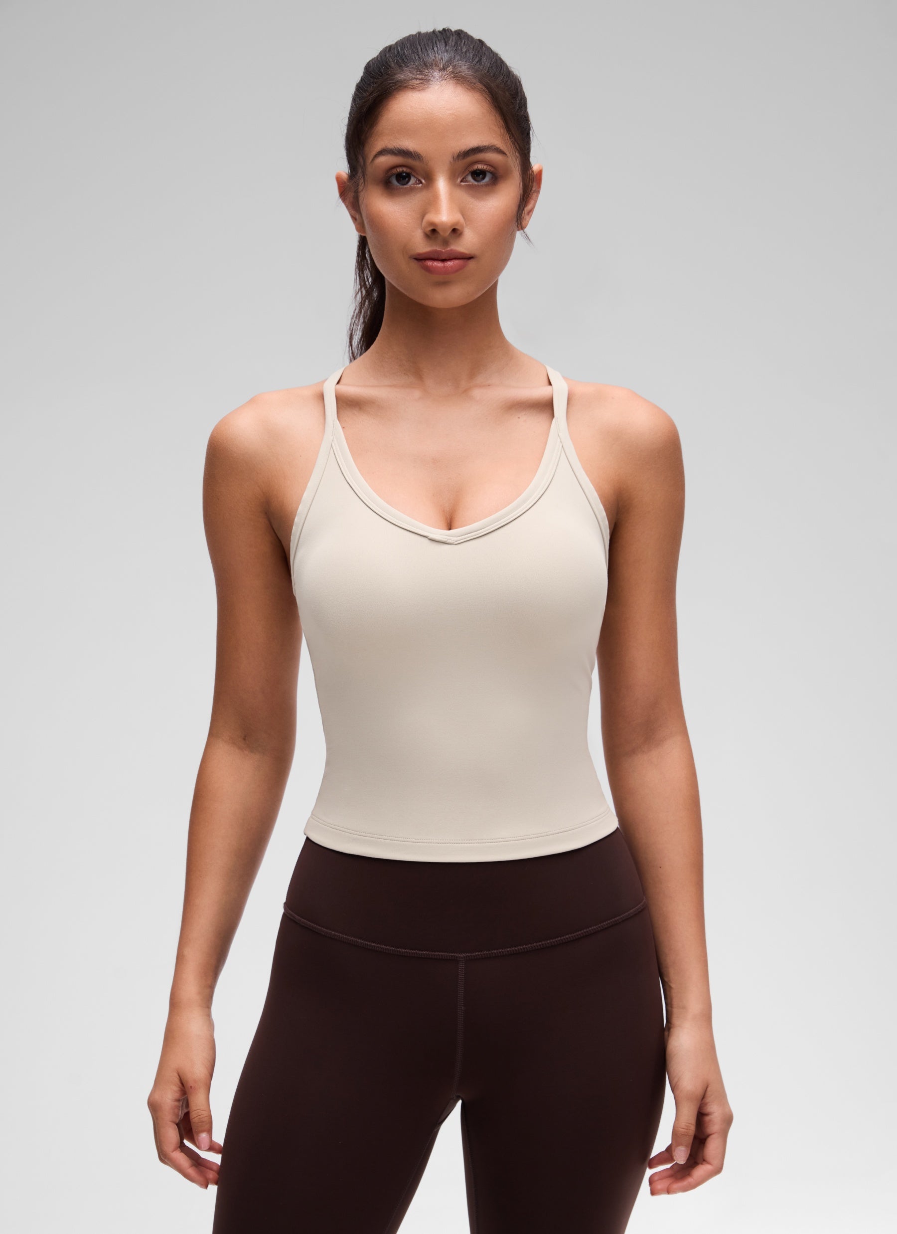 CRZ YOGA Áo ba lỗ nữ kiểu Racerback cổ chữ V, lót kép mềm mại, họa tiết “ Butterluxe ”, màu Mojave Tan