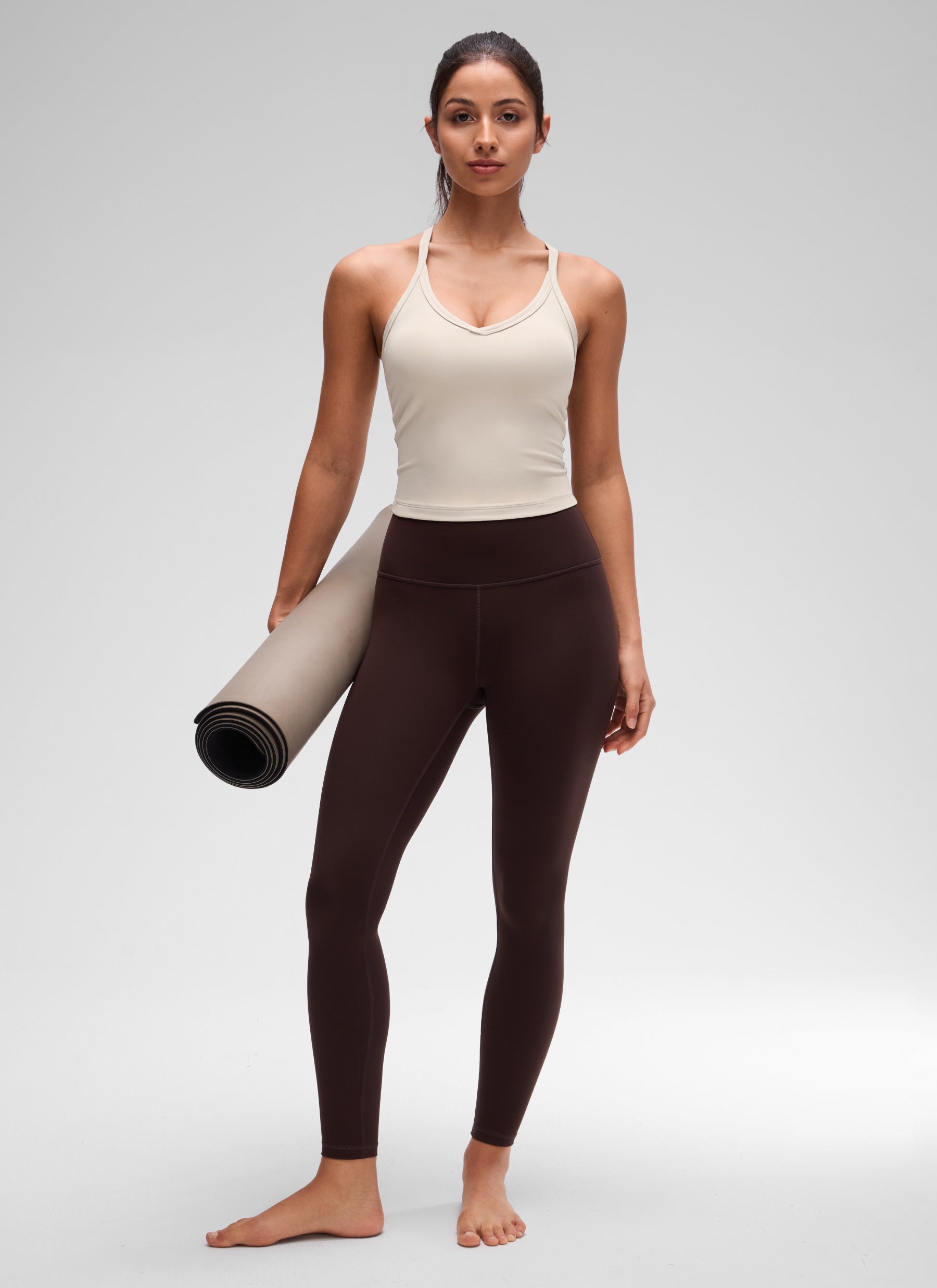 CRZ YOGA Áo ba lỗ nữ kiểu Racerback cổ chữ V, lót kép mềm mại, họa tiết “ Butterluxe ”, màu Mojave Tan