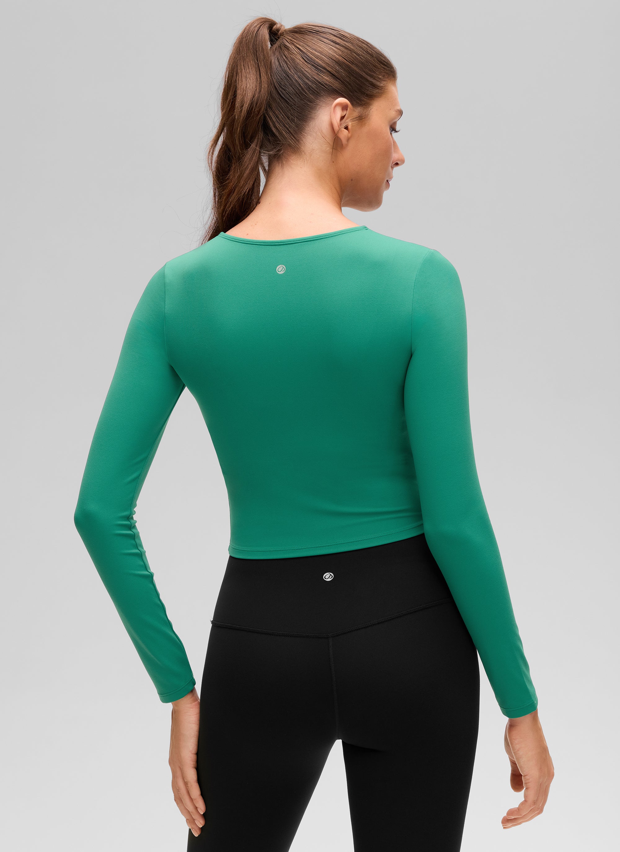 CRZ YOGA Áo thun yoga nữ ôm sát, kiểu crop- Butterluxe , tay dài, đường may phía trước, màu Cascadia Green